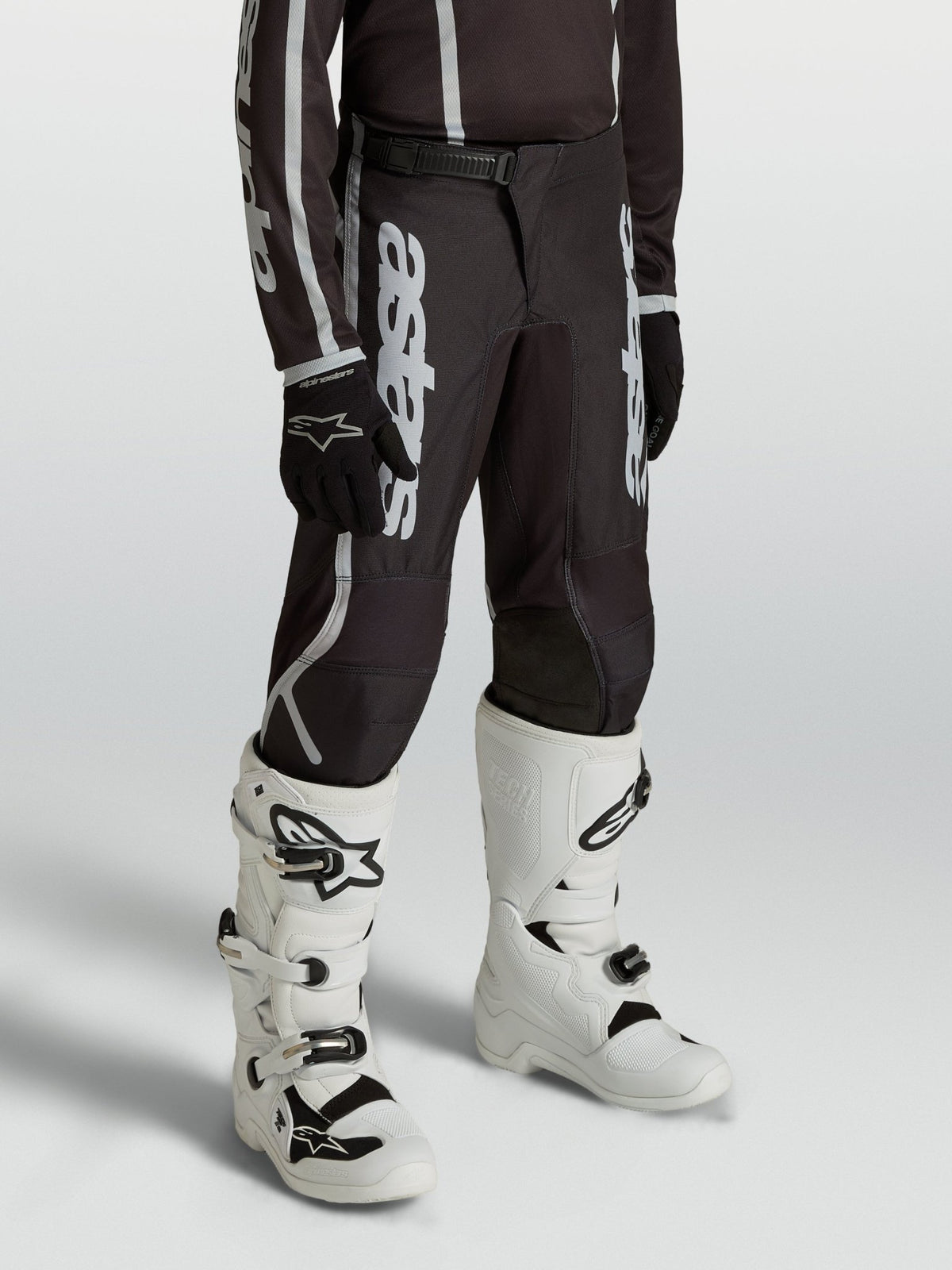 Alpinestars Pantalones Fluid Apex V2 Infantil 2027 Negro y Plateado - MxProStoreParts