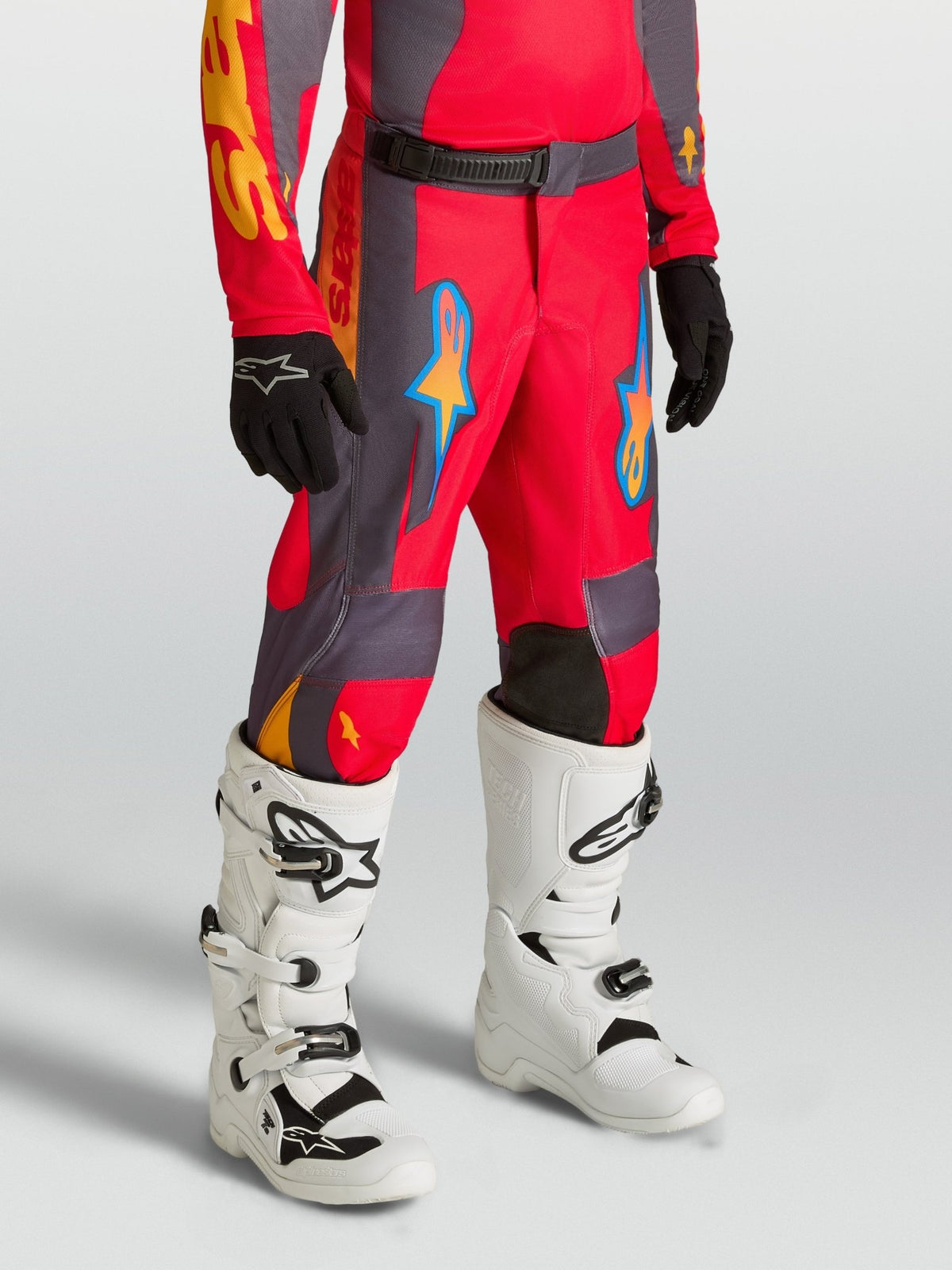 Alpinestars Pantalon Fluid Hunt pour Jeunes 2027 Rouge feu Gris pierre Corail chaud - MxProStoreParts