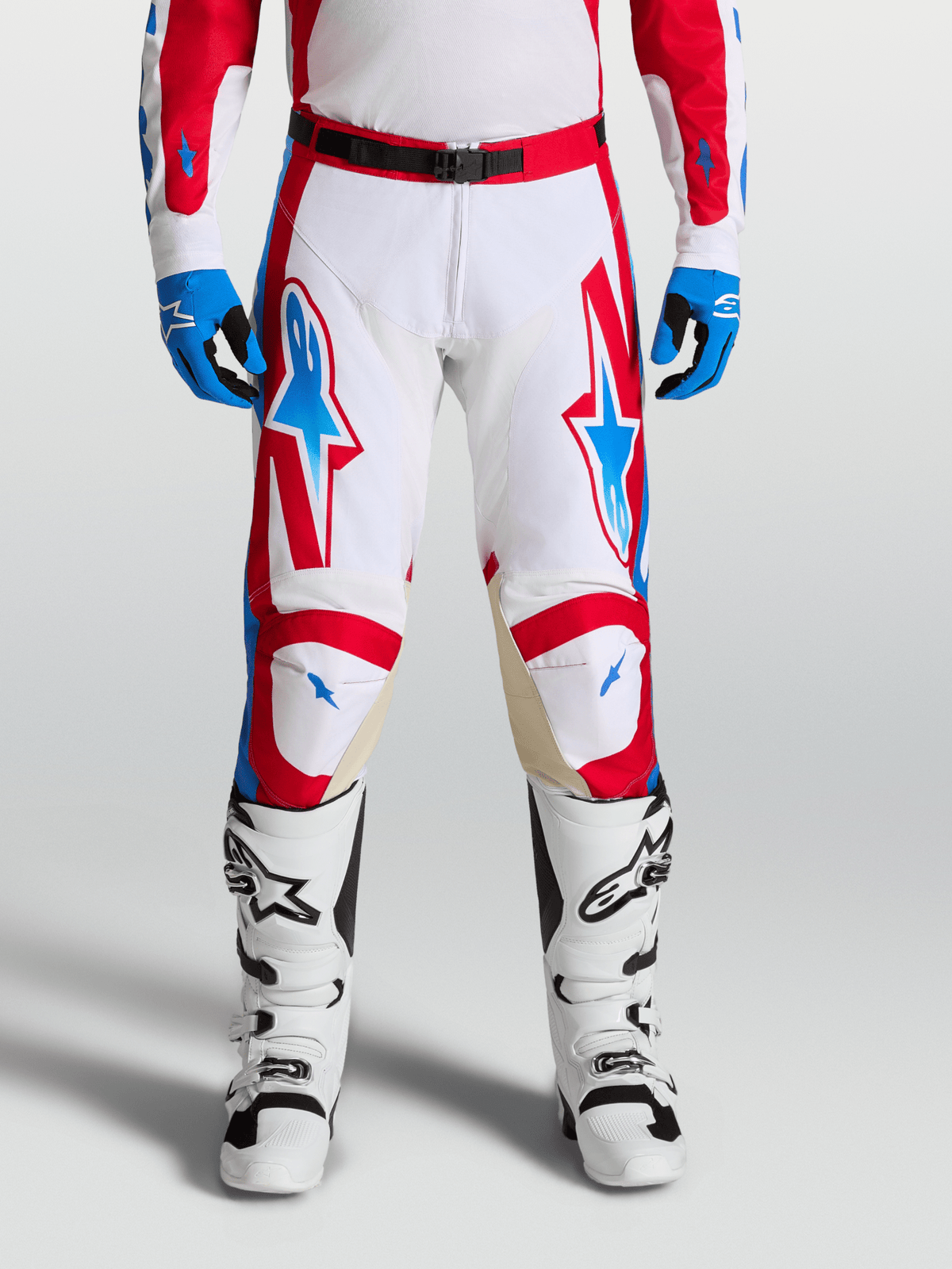 Alpinestars Pantalon Racer Hunt 2027 Blanc, Rouge Feu et Bleu Ucla - MxProStoreParts