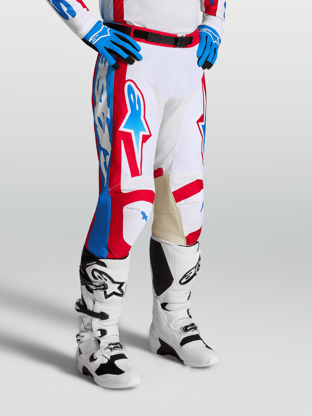 Alpinestars Pantalon Racer Hunt 2027 Blanc, Rouge Feu et Bleu Ucla - MxProStoreParts