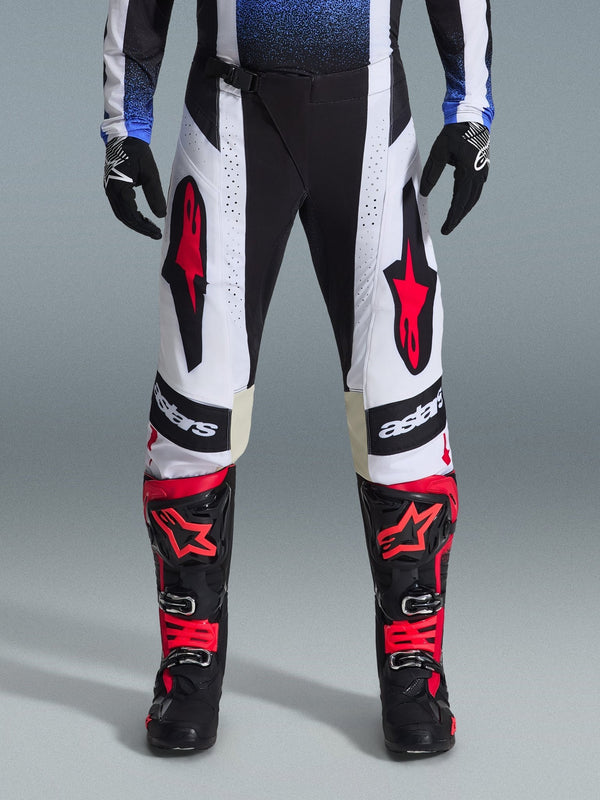 Alpinestars Techstar Knif Broek 2026 – Zwart wit rood - MxProStoreParts