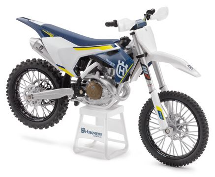 NewRay Husqvarna FC 450 miniatuurmotor 1:18